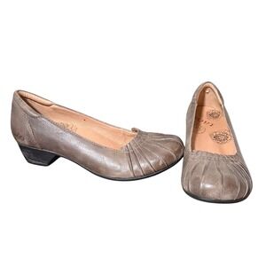 Taos Calypso Women's Taupe Leather Gathered Ballet Flats Shoes Size 7